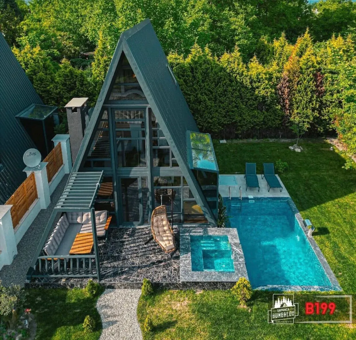 B199 Garden Bungalov